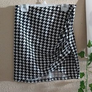 Women's SHEIN Asymmetrical Wrap Mini Skirt Houndstooth Pattern Zip Back - Small